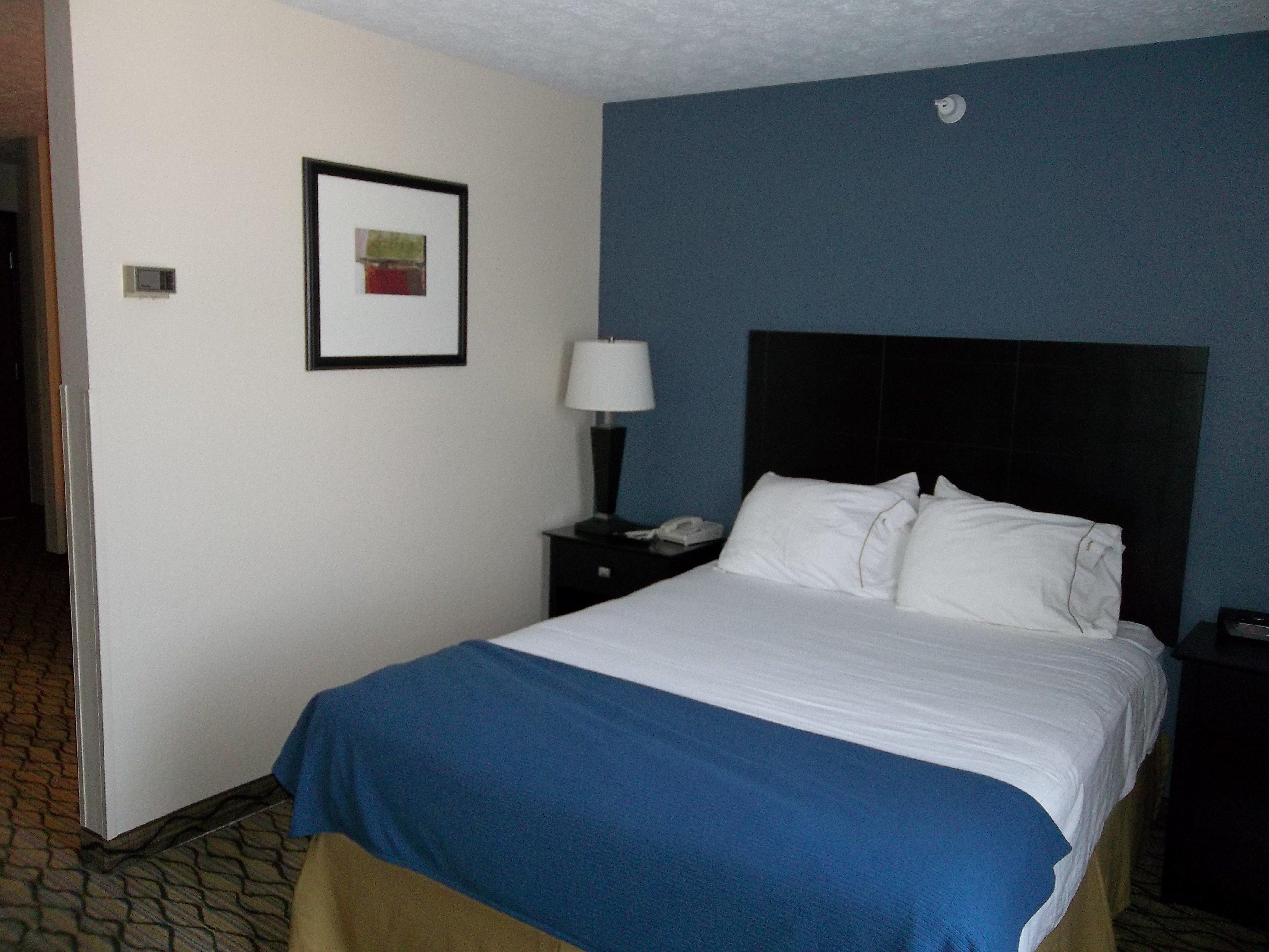 Holiday Inn Express Hotel & Suites Cadillac By Ihg Exterior foto
