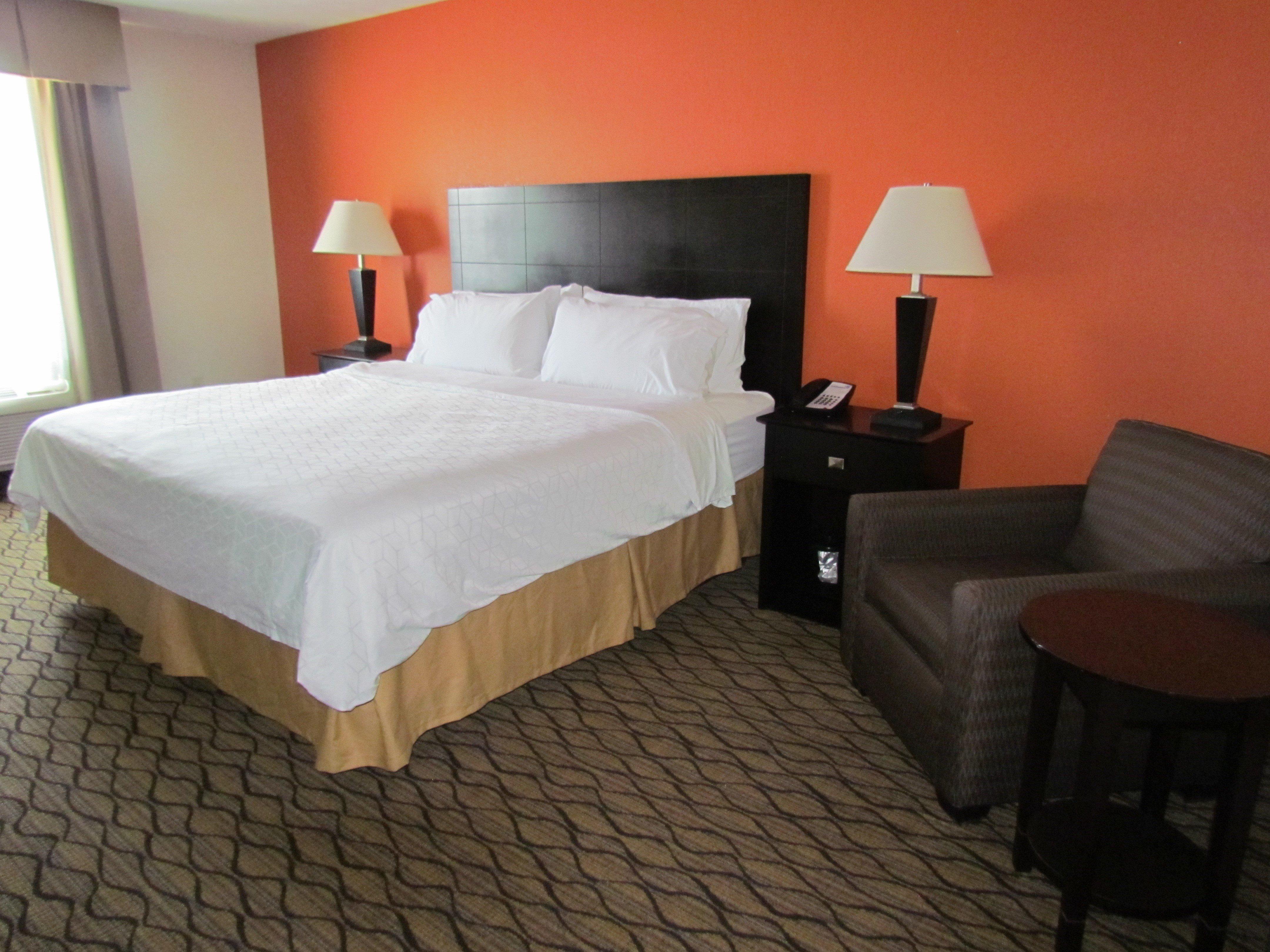 Holiday Inn Express Hotel & Suites Cadillac By Ihg Exterior foto