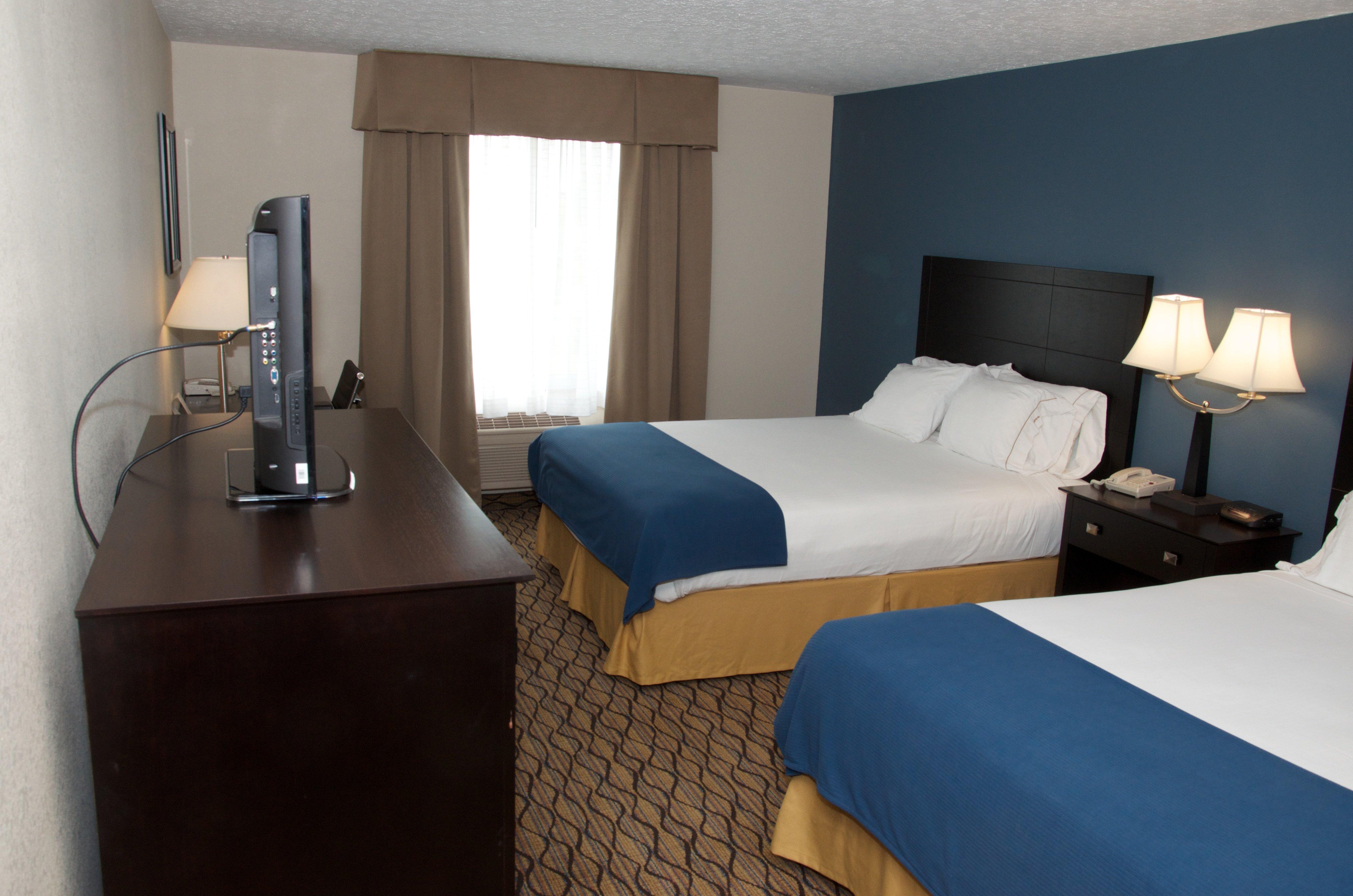Holiday Inn Express Hotel & Suites Cadillac By Ihg Exterior foto